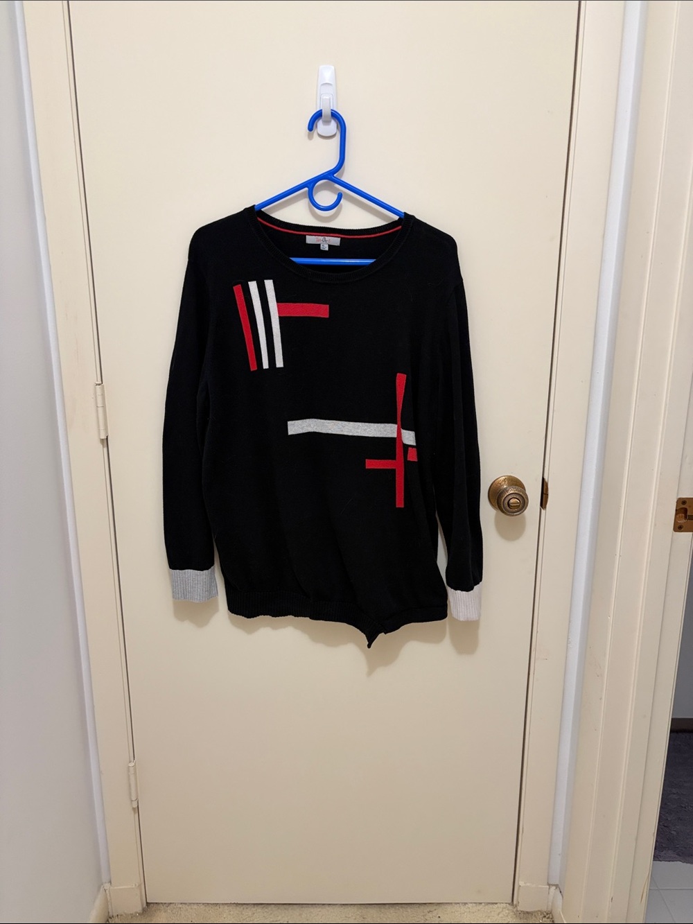 Black Women’s Geometric Pattern Sweater - Red & GrayAccents